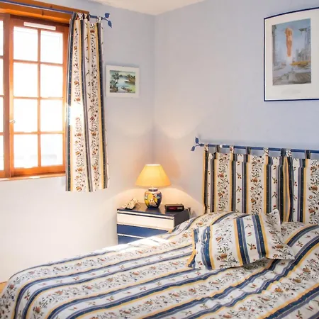 Vila Charmante A Avec Piscine Et Jardin