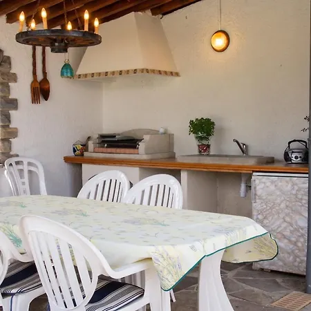 Vila Charmante A Avec Piscine Et Jardin