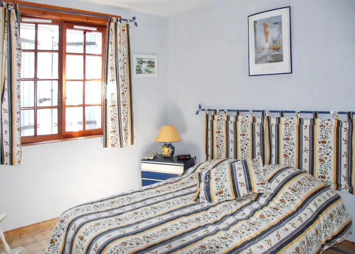 Villa Charmante A Avec Piscine Et Jardin Pompignan (Gard)